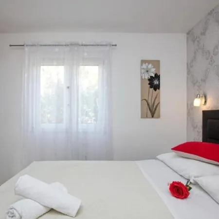 Casa de Férias House Mirka Ražanj