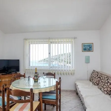 House Mirka