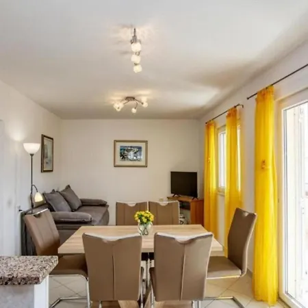 House Mirka