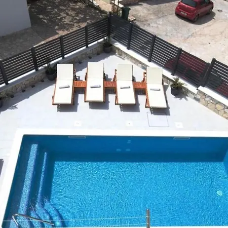 度假居 House Mirka *