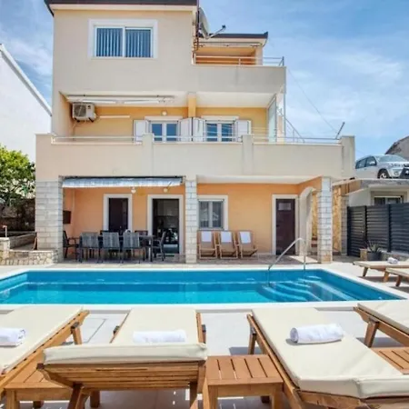 House Mirka